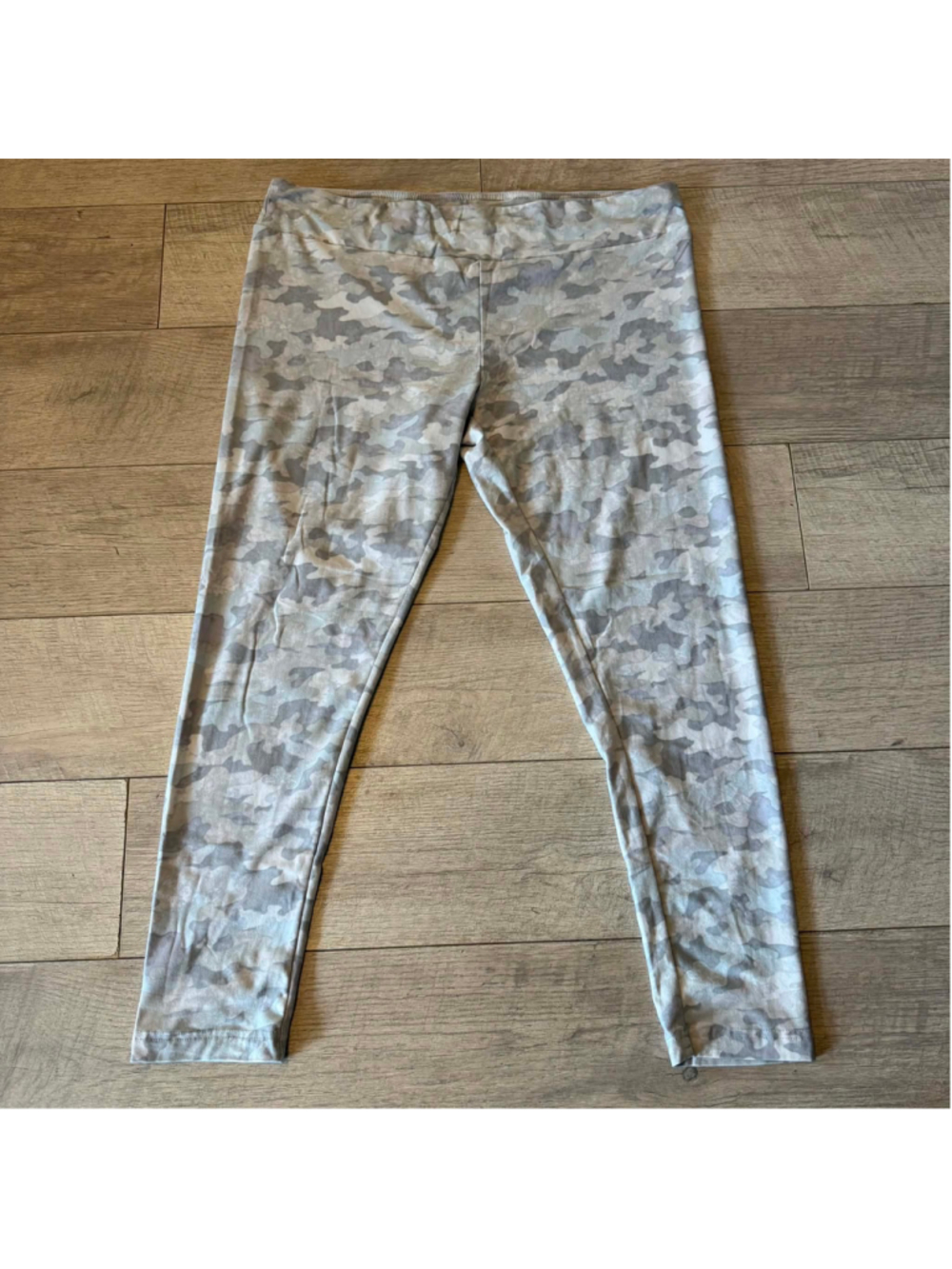 Women's Time and Tru Camo Leggings XXL Grey White